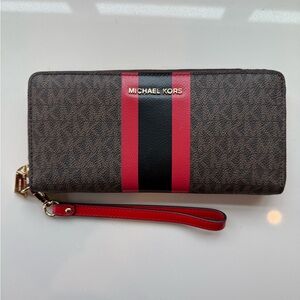 Michael Kors logo Centenial wristlet wallet